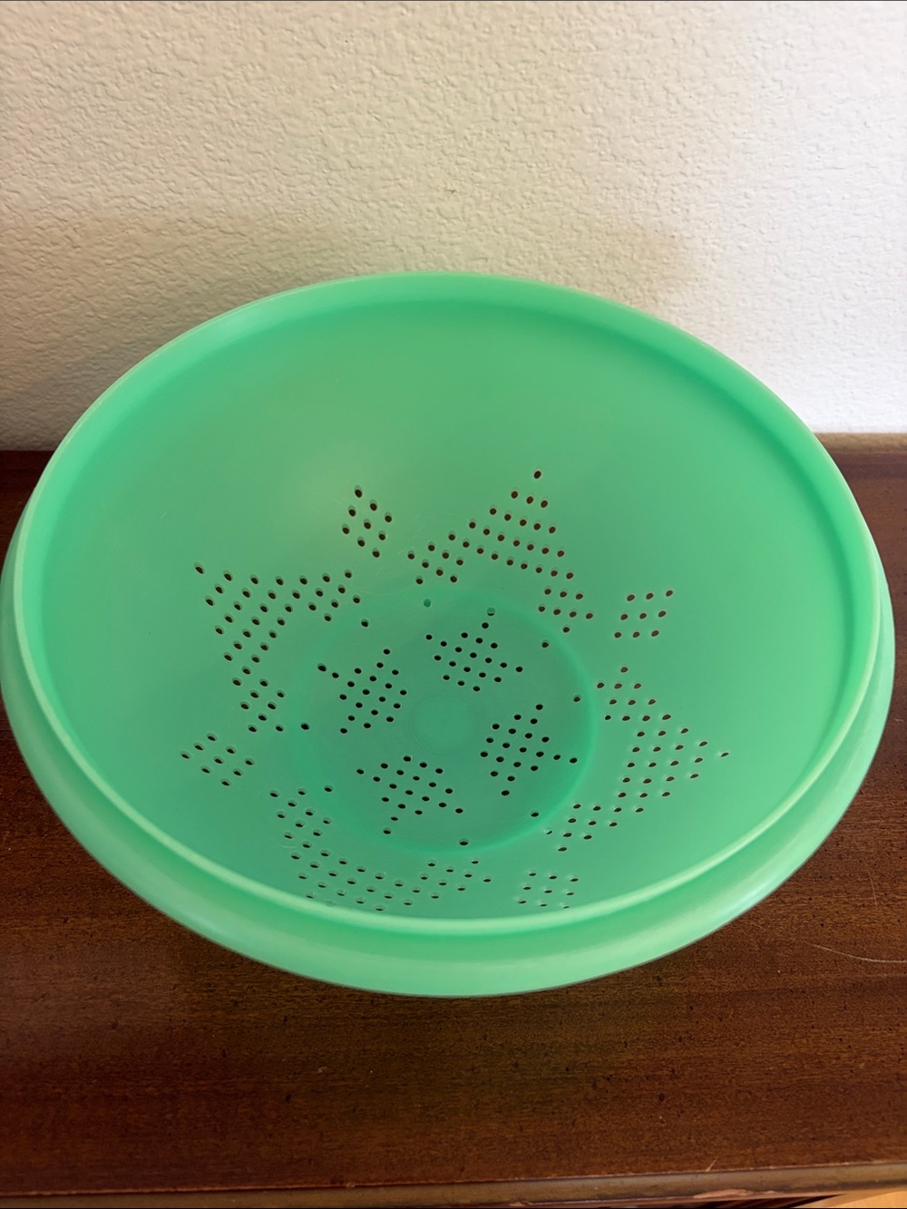 Tupperware Vintage Jadeite Mint Green Plastic Colander